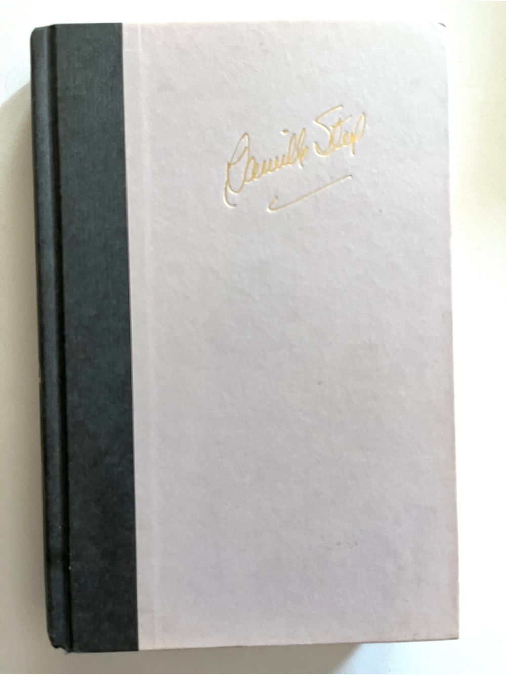 2 Danielle Steel Books ‘The Ghost’ & ‘Flying Angels’ No Dustjackets - Picture 4 of 6